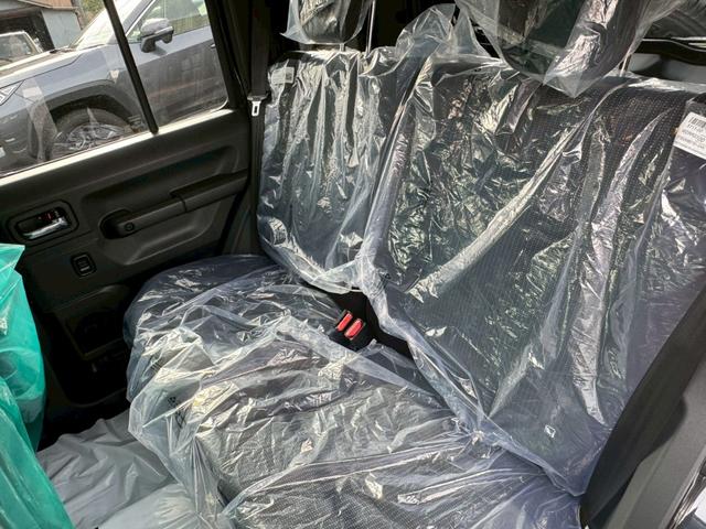 後部座席も広々としております！ぜひ１度ご来店いただきご乗車ください！