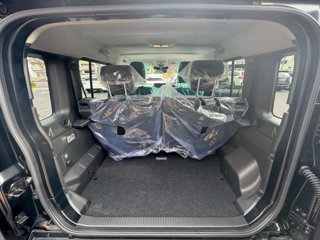 普段のお買い物に十分な荷室を確保しています。