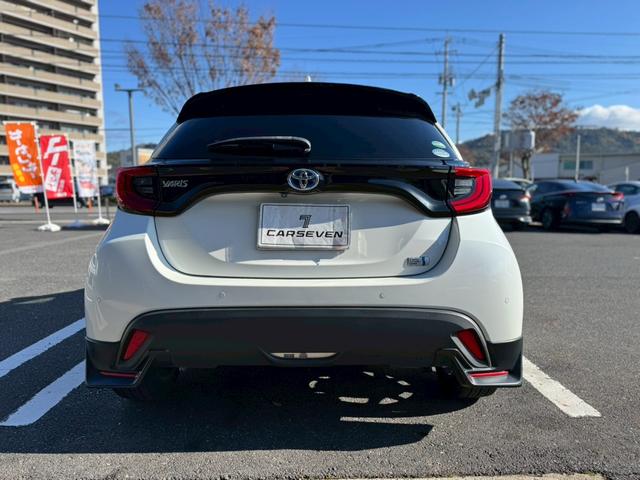 ヤリス ハイブリッドＺ　パノラミックビューモニター　運転席・助手席シートヒーター　エアロ　クルコン　ドラレコ　ＥＴＣ　スマートキー　ＣＤ／ＤＶＤ（31枚目）