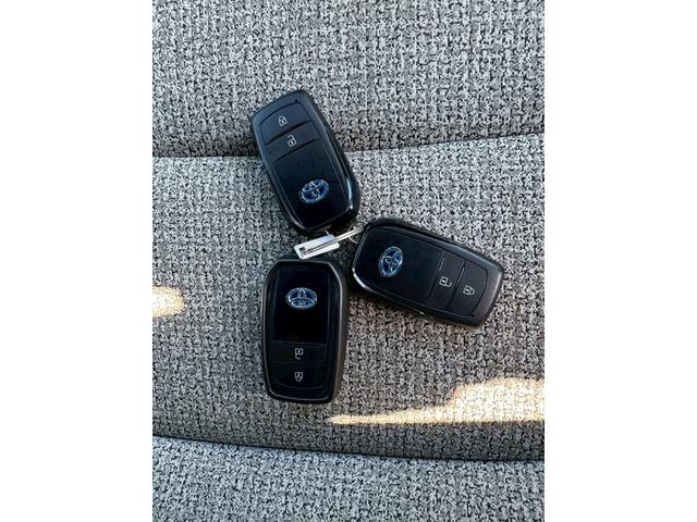 ヤリス ハイブリッドＺ　パノラミックビューモニター　運転席・助手席シートヒーター　エアロ　クルコン　ドラレコ　ＥＴＣ　スマートキー　ＣＤ／ＤＶＤ（49枚目）