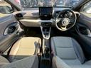 ヤリス ハイブリッドＺ　パノラミックビューモニター　運転席・助手席シートヒーター　エアロ　クルコン　ドラレコ　ＥＴＣ　スマートキー　ＣＤ／ＤＶＤ（5枚目）