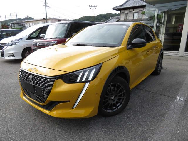 208 GTライン ターボ パノラミックガラスルーフ Rスポ 純正アルミ LEDライト ハーフレザーシート 9インチディスプレイオーディオ バックカメラ 衝突被害軽減ブレーキ BSM クルコン アイドリングS 盗難防止(3枚目)