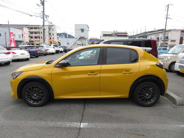 208 GTライン ターボ パノラミックガラスルーフ Rスポ 純正アルミ LEDライト ハーフレザーシート 9インチディスプレイオーディオ バックカメラ 衝突被害軽減ブレーキ BSM クルコン アイドリングS 盗難防止(5枚目)