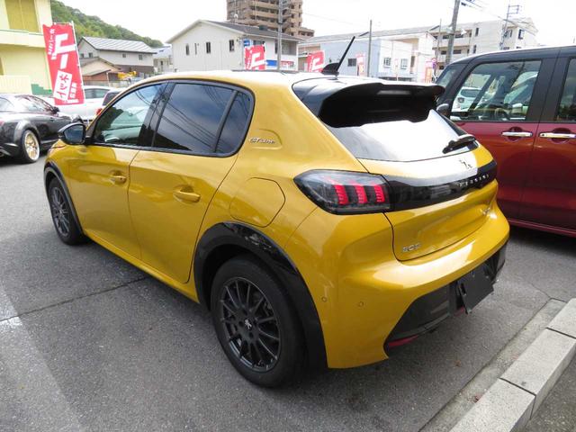 208 GTライン ターボ パノラミックガラスルーフ Rスポ 純正アルミ LEDライト ハーフレザーシート 9インチディスプレイオーディオ バックカメラ 衝突被害軽減ブレーキ BSM クルコン アイドリングS 盗難防止(6枚目)