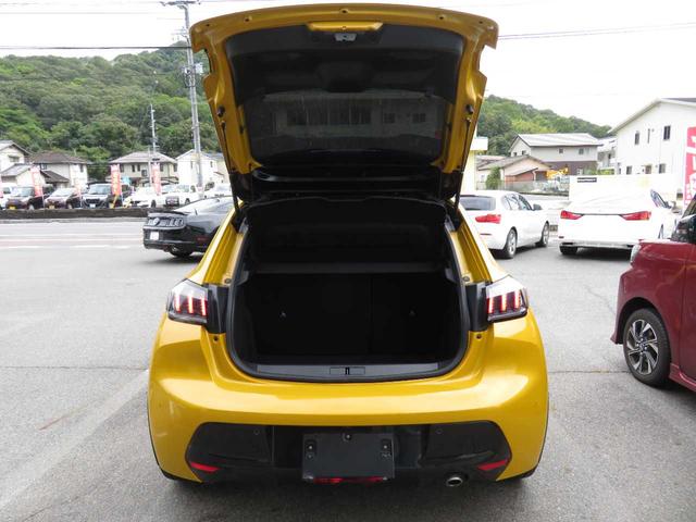 208 GTライン ターボ パノラミックガラスルーフ Rスポ 純正アルミ LEDライト ハーフレザーシート 9インチディスプレイオーディオ バックカメラ 衝突被害軽減ブレーキ BSM クルコン アイドリングS 盗難防止(9枚目)