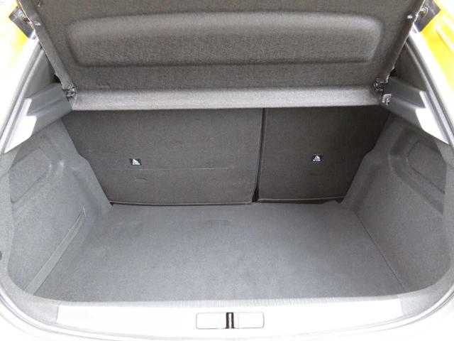 208 GTライン ターボ パノラミックガラスルーフ Rスポ 純正アルミ LEDライト ハーフレザーシート 9インチディスプレイオーディオ バックカメラ 衝突被害軽減ブレーキ BSM クルコン アイドリングS 盗難防止(10枚目)