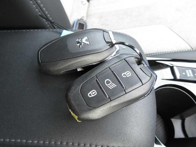 208 GTライン ターボ パノラミックガラスルーフ Rスポ 純正アルミ LEDライト ハーフレザーシート 9インチディスプレイオーディオ バックカメラ 衝突被害軽減ブレーキ BSM クルコン アイドリングS 盗難防止(32枚目)