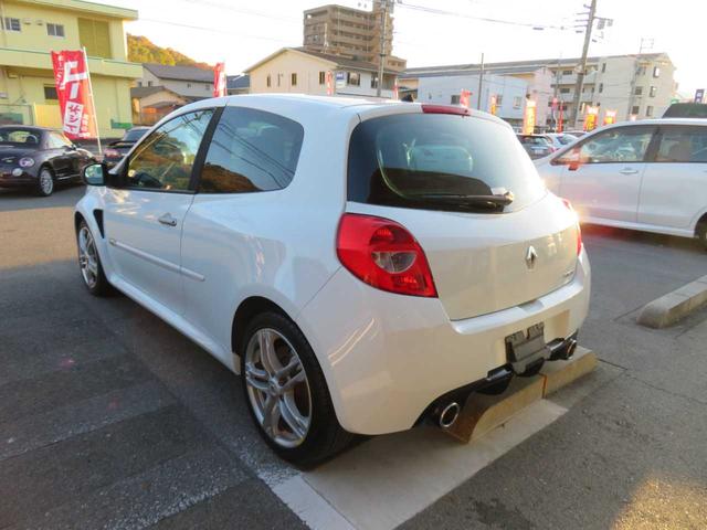 ルーテシア 　６ＭＴ　純正１７インチアルミ　ブレンボキャリパー　カロッツェリアナビＴＶ　ＥＴＣ　キーレス　パワステ　パワーウィンドウ　オートエアコン（6枚目）