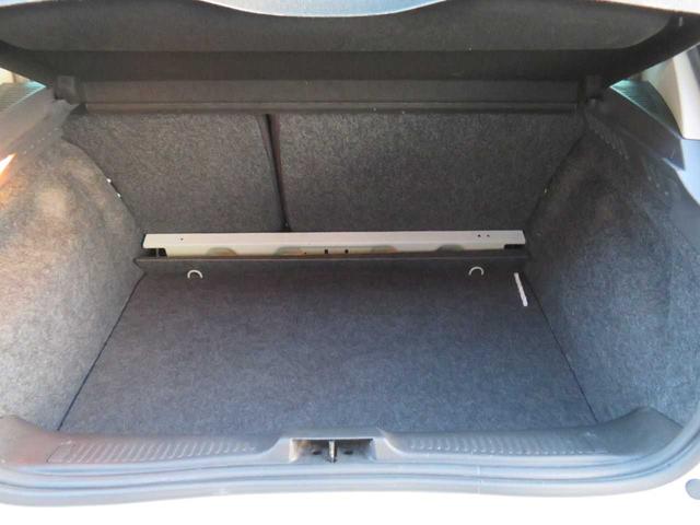 ルーテシア 　６ＭＴ　純正１７インチアルミ　ブレンボキャリパー　カロッツェリアナビＴＶ　ＥＴＣ　キーレス　パワステ　パワーウィンドウ　オートエアコン（10枚目）