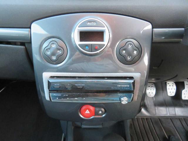 ルーテシア 　６ＭＴ　純正１７インチアルミ　ブレンボキャリパー　カロッツェリアナビＴＶ　ＥＴＣ　キーレス　パワステ　パワーウィンドウ　オートエアコン（21枚目）