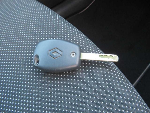 ルーテシア 　６ＭＴ　純正１７インチアルミ　ブレンボキャリパー　カロッツェリアナビＴＶ　ＥＴＣ　キーレス　パワステ　パワーウィンドウ　オートエアコン（28枚目）