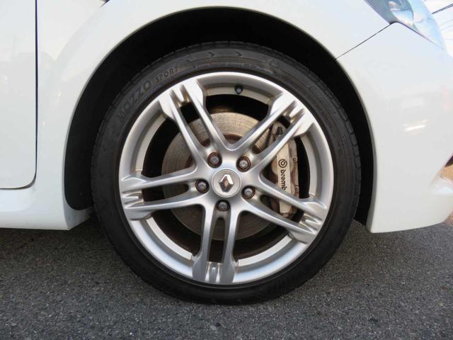 ルーテシア 　６ＭＴ　純正１７インチアルミ　ブレンボキャリパー　カロッツェリアナビＴＶ　ＥＴＣ　キーレス　パワステ　パワーウィンドウ　オートエアコン（37枚目）