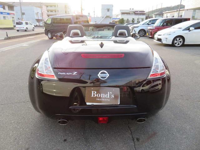 フェアレディＺ ロードスターバージョンＳＴ　電動オープン　ボルドー幌　コンビレザー　ＰＷシート　シートヒーター＋クーラー　シャレン２０ＡＷ　キャリパー　２本出マフラー　ＬＥＤテール　ＨＩＤ　デジタルミラー　３連メーター　ナビ　ＢＯＳＥサウンド（10枚目）