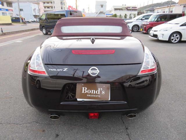 フェアレディＺ ロードスターバージョンＳＴ　電動オープン　ボルドー幌　コンビレザー　ＰＷシート　シートヒーター＋クーラー　シャレン２０ＡＷ　キャリパー　２本出マフラー　ＬＥＤテール　ＨＩＤ　デジタルミラー　３連メーター　ナビ　ＢＯＳＥサウンド（11枚目）