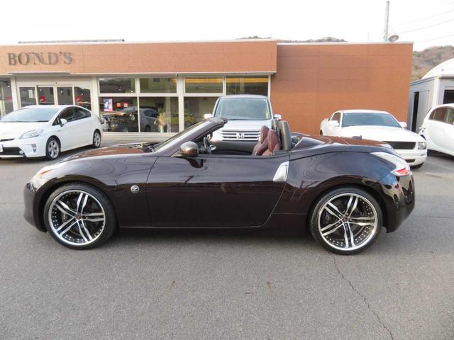 フェアレディＺ ロードスターバージョンＳＴ　電動オープン　ボルドー幌　コンビレザー　ＰＷシート　シートヒーター＋クーラー　シャレン２０ＡＷ　キャリパー　２本出マフラー　ＬＥＤテール　ＨＩＤ　デジタルミラー　３連メーター　ナビ　ＢＯＳＥサウンド（14枚目）