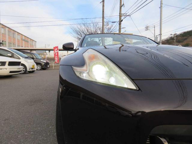 フェアレディＺ ロードスターバージョンＳＴ　電動オープン　ボルドー幌　コンビレザー　ＰＷシート　シートヒーター＋クーラー　シャレン２０ＡＷ　キャリパー　２本出マフラー　ＬＥＤテール　ＨＩＤ　デジタルミラー　３連メーター　ナビ　ＢＯＳＥサウンド（20枚目）