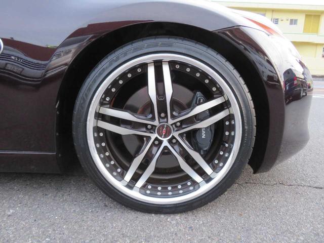フェアレディＺ ロードスターバージョンＳＴ　電動オープン　ボルドー幌　コンビレザー　ＰＷシート　シートヒーター＋クーラー　シャレン２０ＡＷ　キャリパー　２本出マフラー　ＬＥＤテール　ＨＩＤ　デジタルミラー　３連メーター　ナビ　ＢＯＳＥサウンド（23枚目）