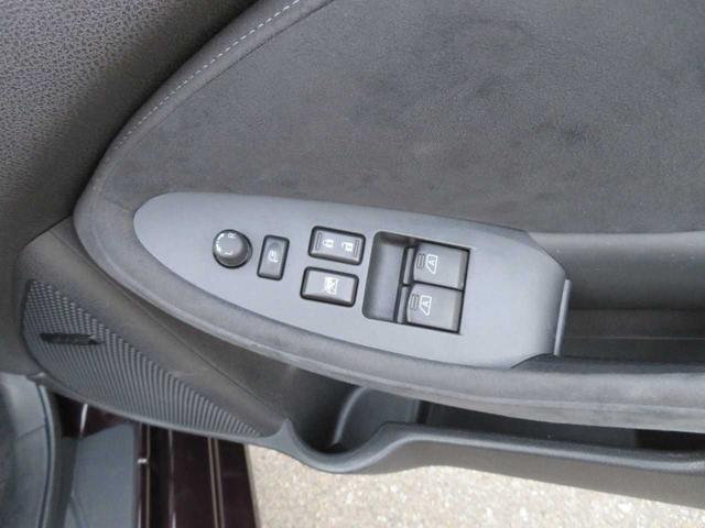 フェアレディＺ ロードスターバージョンＳＴ　電動オープン　ボルドー幌　コンビレザー　ＰＷシート　シートヒーター＋クーラー　シャレン２０ＡＷ　キャリパー　２本出マフラー　ＬＥＤテール　ＨＩＤ　デジタルミラー　３連メーター　ナビ　ＢＯＳＥサウンド（60枚目）