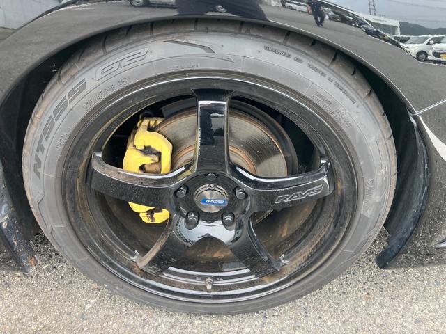 レヴォーグ １．６ＧＴアイサイト　４ＷＤ　前後ドライブレコーダー　ＥＴＣ　ナビ　ＴＶ　オートクルーズコントロール　レーンアシスト　衝突被害軽減システム　アルミホイール　オートライト　スマートキー　アイドリングストップ　電動格納ミラー（20枚目）
