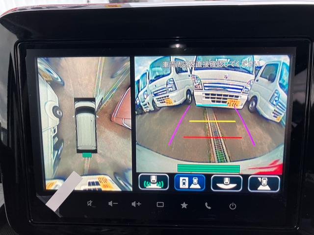 【全方位型モニター】クルマを上空から見下ろしているかのように、直感的に周囲の状況を把握できる全方位型モニター。狭い場所での駐車でも周囲が映像で確認できます。