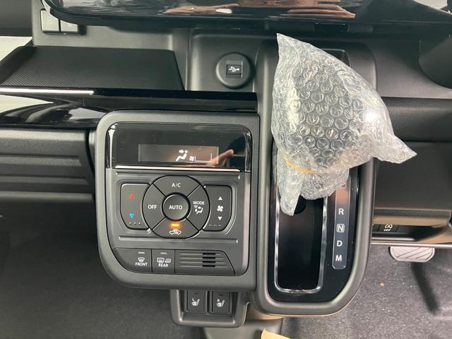 必ず使用するシフトレバー。確りと確認したいですね。