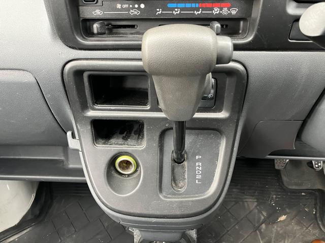ハイゼットカーゴ スペシャルクリーン 4WD オートマ車 ドライブレコーダー ナビ バックカメラ エアコン パワステ パワーウインドウ 集中ドアロック タコグラフ フォグランプ(8枚目)