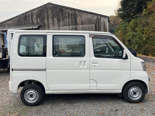 ハイゼットカーゴ スペシャルクリーン 4WD オートマ車 ドライブレコーダー ナビ バックカメラ エアコン パワステ パワーウインドウ 集中ドアロック タコグラフ フォグランプ(13枚目)