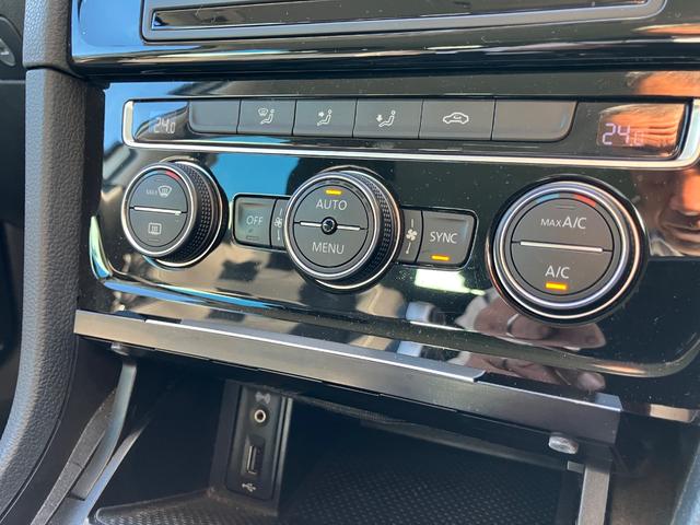 ゴルフヴァリアント ＴＳＩハイラインブルーモーションテクノロジー　ワンオーナー　ドライブレコーダー　ＤＳＲＣ　純正ナビ　ＴＶ　ＤＶＤ　ＢＴオーディオ　バックカメラ　クリアランスソナー　クルーズコントロール　オートライト　ＨＩＤ　スマートキー（14枚目）