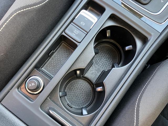 ゴルフヴァリアント ＴＳＩハイラインブルーモーションテクノロジー　ワンオーナー　ドライブレコーダー　ＤＳＲＣ　純正ナビ　ＴＶ　ＤＶＤ　ＢＴオーディオ　バックカメラ　クリアランスソナー　クルーズコントロール　オートライト　ＨＩＤ　スマートキー（16枚目）