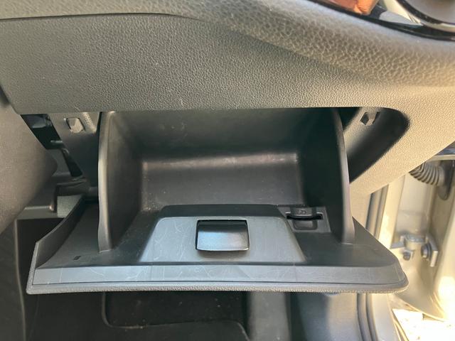 ゴルフヴァリアント ＴＳＩハイラインブルーモーションテクノロジー　ワンオーナー　ドライブレコーダー　ＤＳＲＣ　純正ナビ　ＴＶ　ＤＶＤ　ＢＴオーディオ　バックカメラ　クリアランスソナー　クルーズコントロール　オートライト　ＨＩＤ　スマートキー（27枚目）