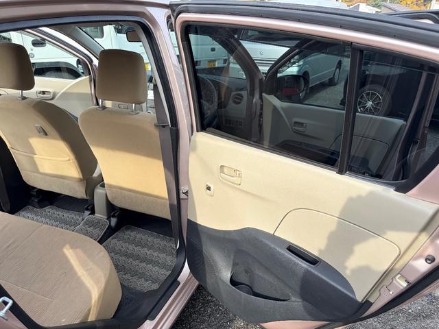 ミラ Ｘスペシャル　５速マニュアル車　走行１４０００ＫＭ　ポータブルナビ（30枚目）