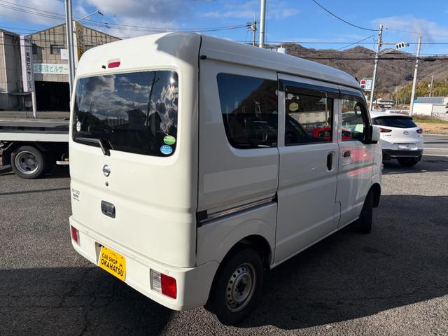 ＮＶ１００クリッパーバン ＤＸ　ＧＬセーフティパッケージ　４速オートマチック　衝突安全装置　オートライト　ドラレコ　ＥＴＣ　電動格納ミラー　前席パワーウィンドウ　バックカメラ　ディスプレーオーディオ（6枚目）