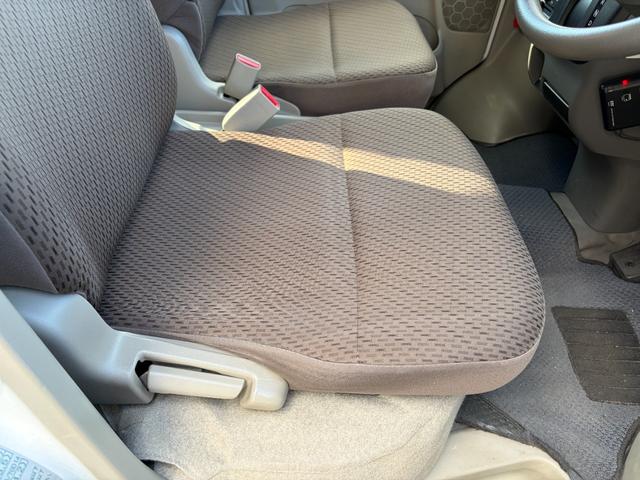 ＮＶ１００クリッパーバン ＤＸ　ＧＬセーフティパッケージ　４速オートマチック　衝突安全装置　オートライト　ドラレコ　ＥＴＣ　電動格納ミラー　前席パワーウィンドウ　バックカメラ　ディスプレーオーディオ（24枚目）