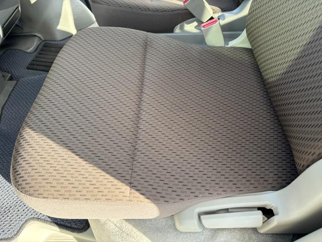 ＮＶ１００クリッパーバン ＤＸ　ＧＬセーフティパッケージ　４速オートマチック　衝突安全装置　オートライト　ドラレコ　ＥＴＣ　電動格納ミラー　前席パワーウィンドウ　バックカメラ　ディスプレーオーディオ（30枚目）