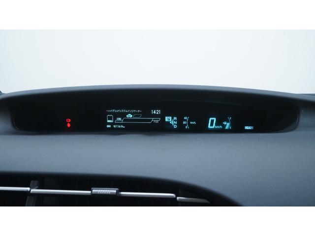 プリウス Ｓ　社外ナビ　フルセグＴＶ　ＣＤ／ＤＶＤ再生　Ｂｌｕｅｔｏｏｔｈ接続　バックカメラ　スマートキー　プッシュスタート　ステアリングスイッチ　チルトステアリング　シートリフター　カーテンエアバック（22枚目）