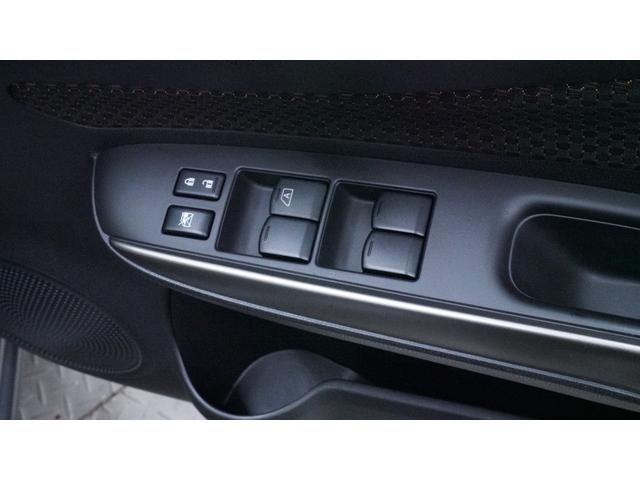 ノート メダリスト　エマージェンシーブレーキパッケージ　禁煙車　純正ナビ　フルセグＴＶ　Ｂｌｕｅｔｏｏｔｈ　全方位モニター　スマートキー　車線逸脱警報　ＡＵＴＯライト　ＡＵＴＯエアコン　グレード専用内装　ハーフレザーシート　衝突被害軽減ブレーキ（10枚目）