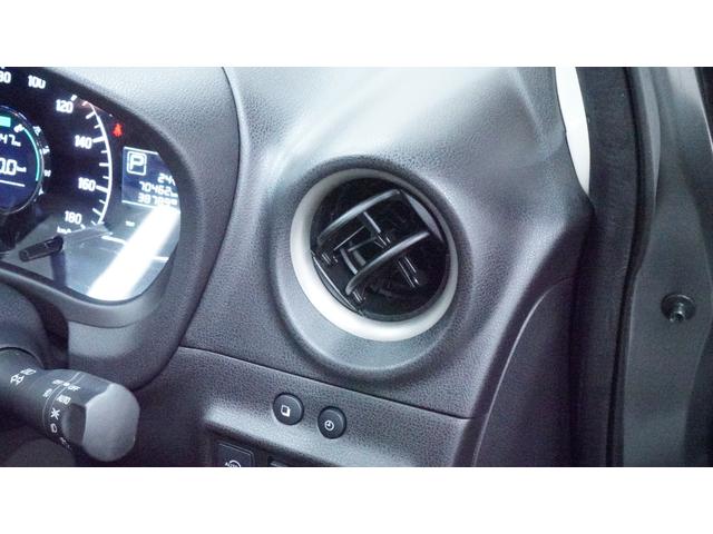 ノート メダリスト　エマージェンシーブレーキパッケージ　禁煙車　純正ナビ　フルセグＴＶ　Ｂｌｕｅｔｏｏｔｈ　全方位モニター　スマートキー　車線逸脱警報　ＡＵＴＯライト　ＡＵＴＯエアコン　グレード専用内装　ハーフレザーシート　衝突被害軽減ブレーキ（15枚目）