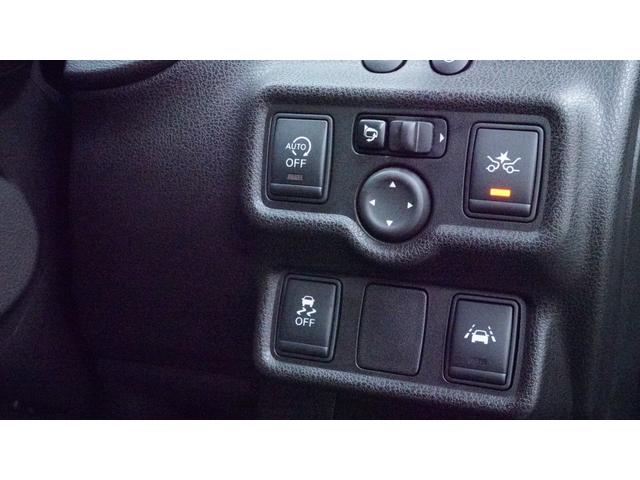 ノート メダリスト　エマージェンシーブレーキパッケージ　禁煙車　純正ナビ　フルセグＴＶ　Ｂｌｕｅｔｏｏｔｈ　全方位モニター　スマートキー　車線逸脱警報　ＡＵＴＯライト　ＡＵＴＯエアコン　グレード専用内装　ハーフレザーシート　衝突被害軽減ブレーキ（16枚目）