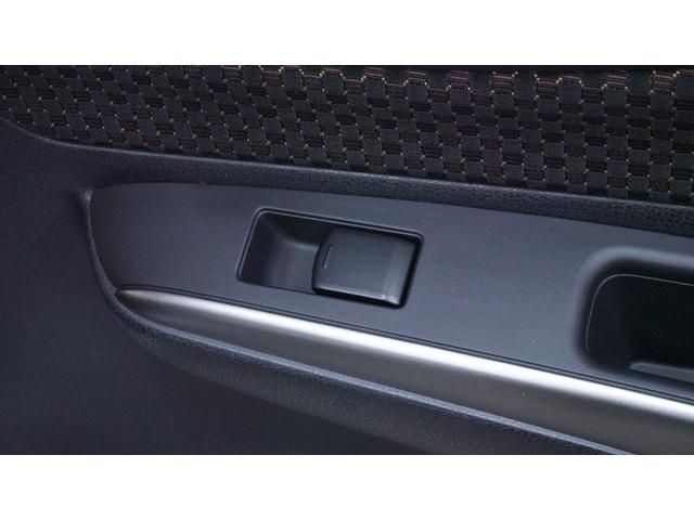 ノート メダリスト　エマージェンシーブレーキパッケージ　禁煙車　純正ナビ　フルセグＴＶ　Ｂｌｕｅｔｏｏｔｈ　全方位モニター　スマートキー　車線逸脱警報　ＡＵＴＯライト　ＡＵＴＯエアコン　グレード専用内装　ハーフレザーシート　衝突被害軽減ブレーキ（34枚目）