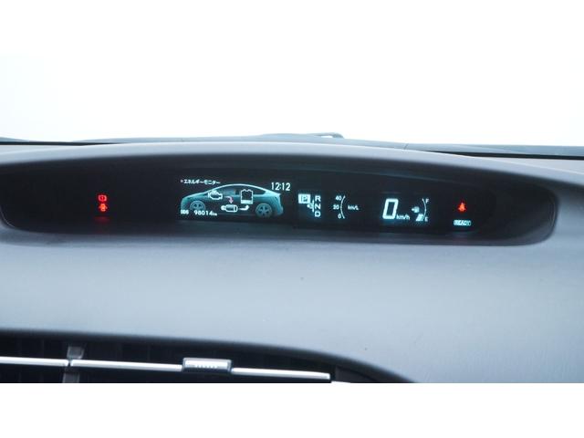 プリウス Ｓマイコーデ　社外ナビ　フルセグＴＶ　ＣＤ／ＤＶＤ　Ｂｌｕｅｔｏｏｔｈ　バックカメラ　スマートキー　プッシュスタート　社外１８インチアルミホイール　電動格納ドアミラーウィンカー　ＡＵＴＯエアコン　ＡＵＴＯライト（22枚目）