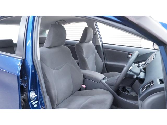 プリウス Ｓ　純正ナビ　フルセグＴＶ　ＤＶＤ再生　Ｂｌｕｅｔｏｏｔｈ接続　バックカメラ　スマートキー　プッシュスタート　ステアリングスイッチ　ＨＩＤヘッドライト　ＡＵＴＯライト　ＡＵＴＯエアコン　ビルトインＥＴＣ（10枚目）