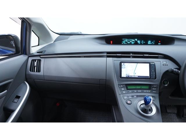 プリウス Ｓ　純正ナビ　フルセグＴＶ　ＤＶＤ再生　Ｂｌｕｅｔｏｏｔｈ接続　バックカメラ　スマートキー　プッシュスタート　ステアリングスイッチ　ＨＩＤヘッドライト　ＡＵＴＯライト　ＡＵＴＯエアコン　ビルトインＥＴＣ（29枚目）