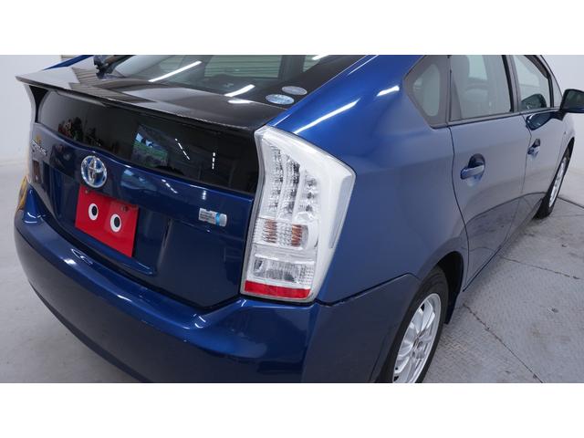 プリウス Ｓ　純正ナビ　フルセグＴＶ　ＤＶＤ再生　Ｂｌｕｅｔｏｏｔｈ接続　バックカメラ　スマートキー　プッシュスタート　ステアリングスイッチ　ＨＩＤヘッドライト　ＡＵＴＯライト　ＡＵＴＯエアコン　ビルトインＥＴＣ（64枚目）