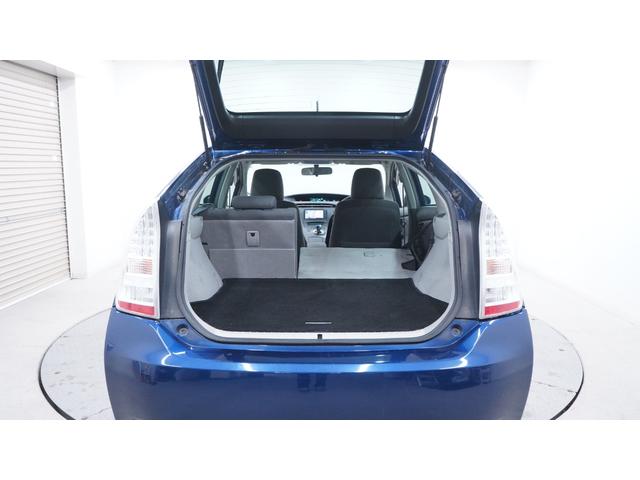 プリウス Ｓ　純正ナビ　フルセグＴＶ　ＤＶＤ再生　Ｂｌｕｅｔｏｏｔｈ接続　バックカメラ　スマートキー　プッシュスタート　ステアリングスイッチ　ＨＩＤヘッドライト　ＡＵＴＯライト　ＡＵＴＯエアコン　ビルトインＥＴＣ（70枚目）