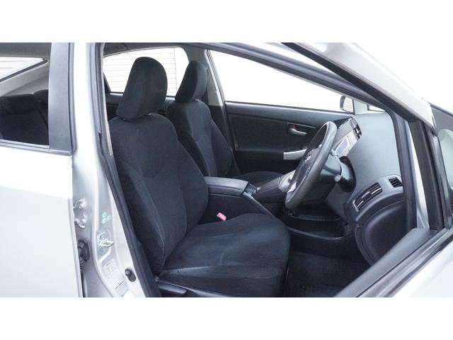 プリウス L 禁煙車 ディーラーOPナビ 地デジTV  バックカメラ スマートキー プッシュスタート ステアリングスイッチ AUTOエアコン AUTOライト ヘッドライトレベライザー 電動格納ドアミラーウィンカー(9枚目)