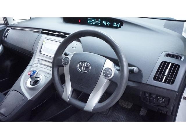 プリウス L 禁煙車 ディーラーOPナビ 地デジTV  バックカメラ スマートキー プッシュスタート ステアリングスイッチ AUTOエアコン AUTOライト ヘッドライトレベライザー 電動格納ドアミラーウィンカー(14枚目)