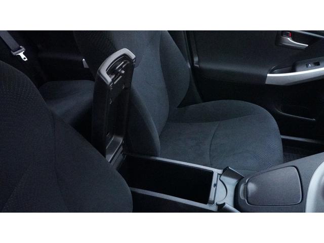 プリウス L 禁煙車 ディーラーOPナビ 地デジTV  バックカメラ スマートキー プッシュスタート ステアリングスイッチ AUTOエアコン AUTOライト ヘッドライトレベライザー 電動格納ドアミラーウィンカー(18枚目)