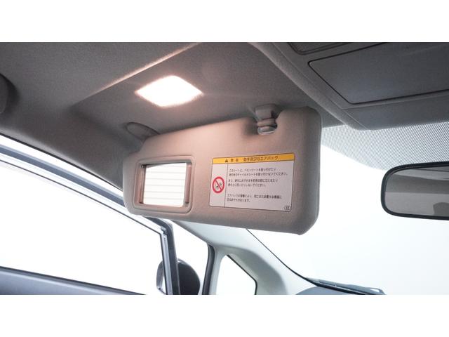 プリウス L 禁煙車 ディーラーOPナビ 地デジTV  バックカメラ スマートキー プッシュスタート ステアリングスイッチ AUTOエアコン AUTOライト ヘッドライトレベライザー 電動格納ドアミラーウィンカー(29枚目)