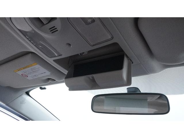 プリウス L 禁煙車 ディーラーOPナビ 地デジTV  バックカメラ スマートキー プッシュスタート ステアリングスイッチ AUTOエアコン AUTOライト ヘッドライトレベライザー 電動格納ドアミラーウィンカー(31枚目)