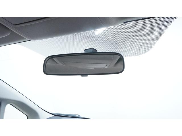 プリウス L 禁煙車 ディーラーOPナビ 地デジTV  バックカメラ スマートキー プッシュスタート ステアリングスイッチ AUTOエアコン AUTOライト ヘッドライトレベライザー 電動格納ドアミラーウィンカー(32枚目)